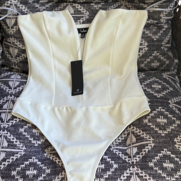 Lulus strapless notched bodysuit - Picture 4 of 9
